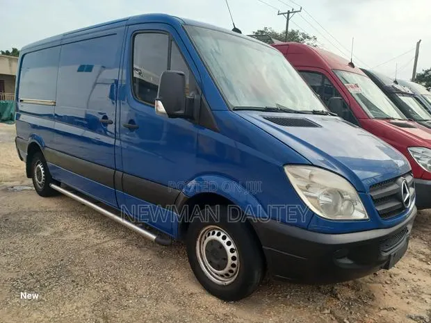Mercedes-Benz Sprinter 2012 Blue · Photo 1