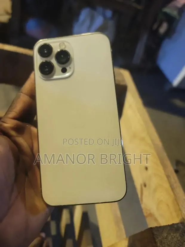 New Apple iPhone 13 Pro Max 128 GB Gold · Photo 1