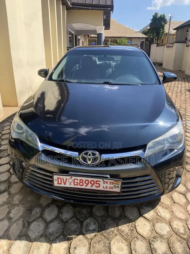 Toyota Camry LE 4dr Sedan (2.5L 4cyl 6A) 2017 Black · Photo 1