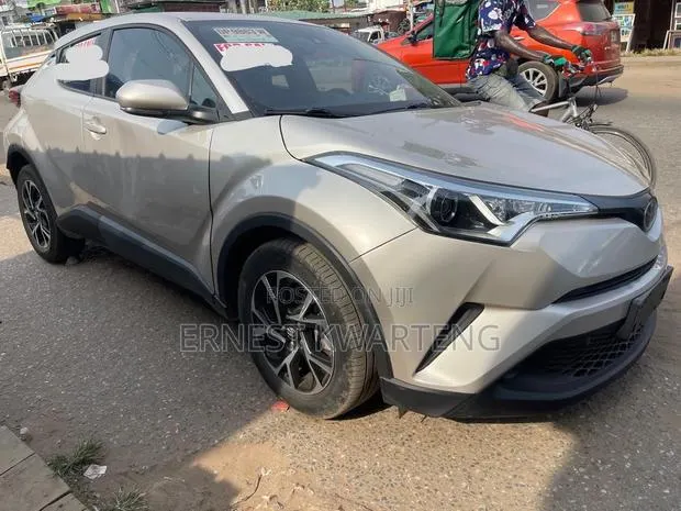 Toyota C-HR 2021 Gray · Photo 1