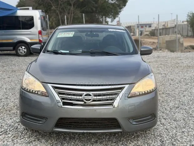 Nissan Sentra SV 4dr Sedan (1.8L 4cyl CVT) 2015 Gray · Photo 1