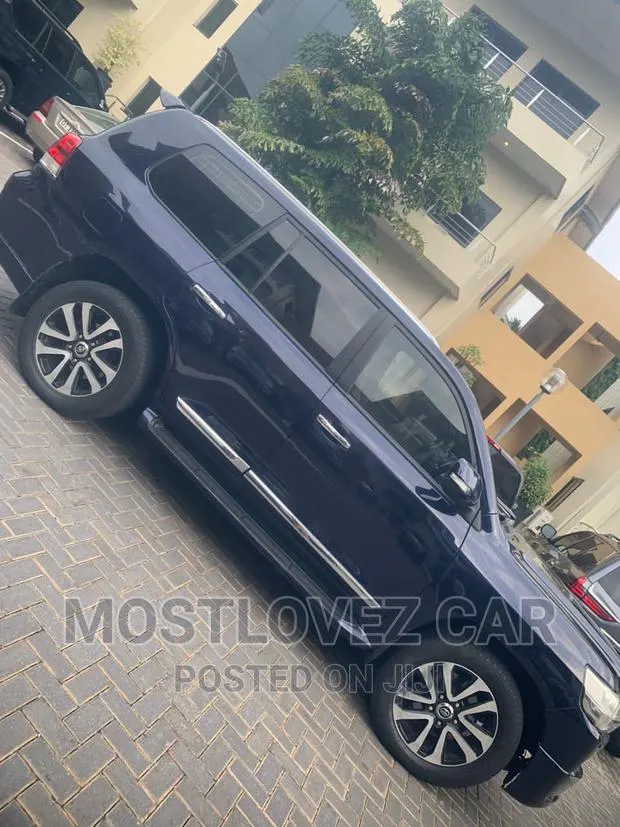 Car Rental Services - Cars and Driver for Rent- V8 for Rent · Photo 1