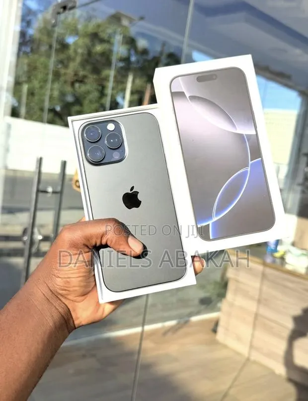 New Apple iPhone 16 Pro Max 512 GB Black · Photo 1