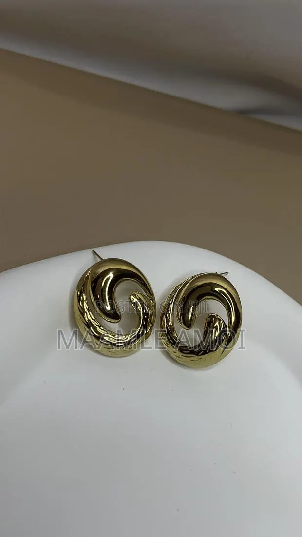 Golden Earrings · Photo 1