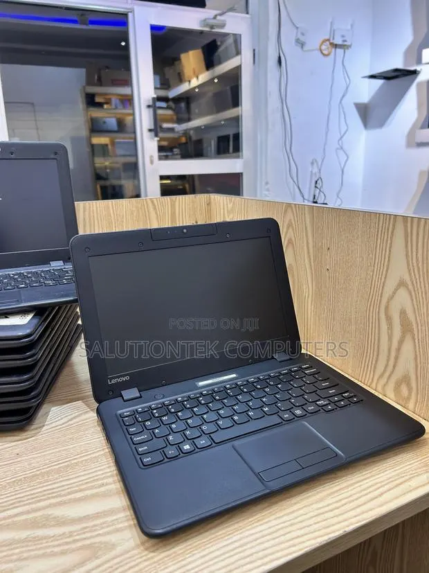Laptop Lenovo N22 Winbook 4GB Intel SSHD+SSD 160GB · Photo 1