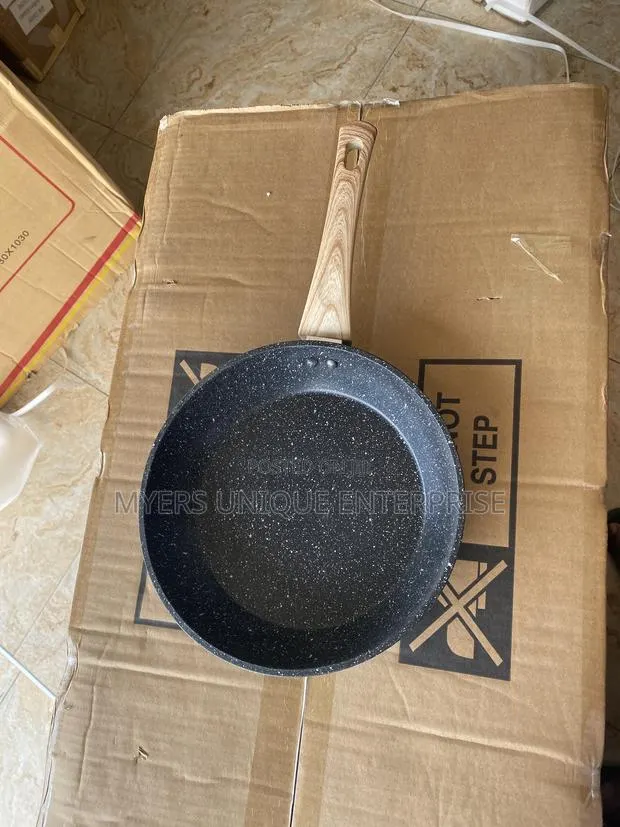 20cm Kitchen Non-Stick Granite Pan - 1 Handle (24cm) · Photo 1