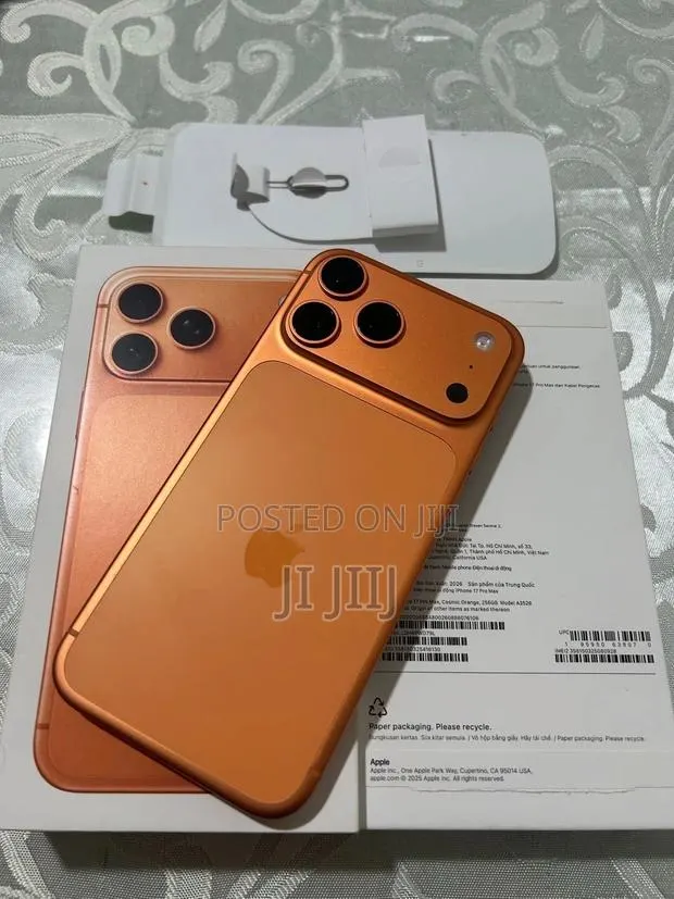 Apple iPhone 17 Pro Max 256 GB Orange · Photo 1
