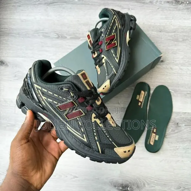 New Balance 1906 · Photo 1