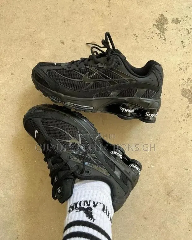 Nike Supreme Shox Black · Photo 1