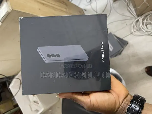 New Samsung Galaxy Z Fold6 256 GB Silver · Photo 1