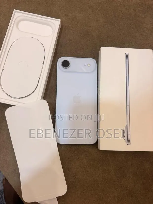 Apple iPhone Air 256 GB Blue · Photo 1