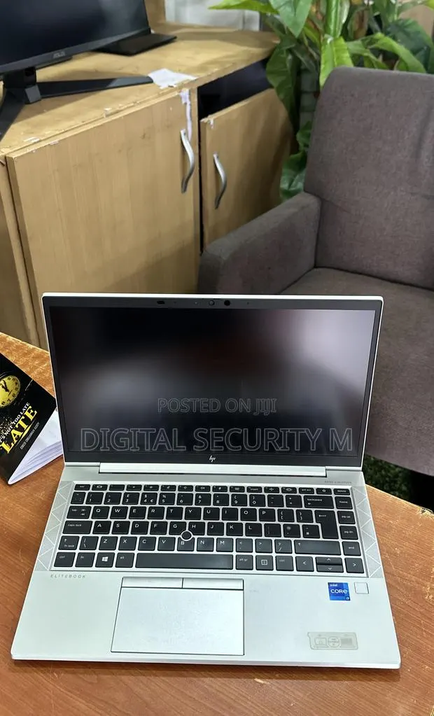 Laptop HP EliteBook 840 G8 16GB Intel Core i7 SSD 512GB · Photo 1