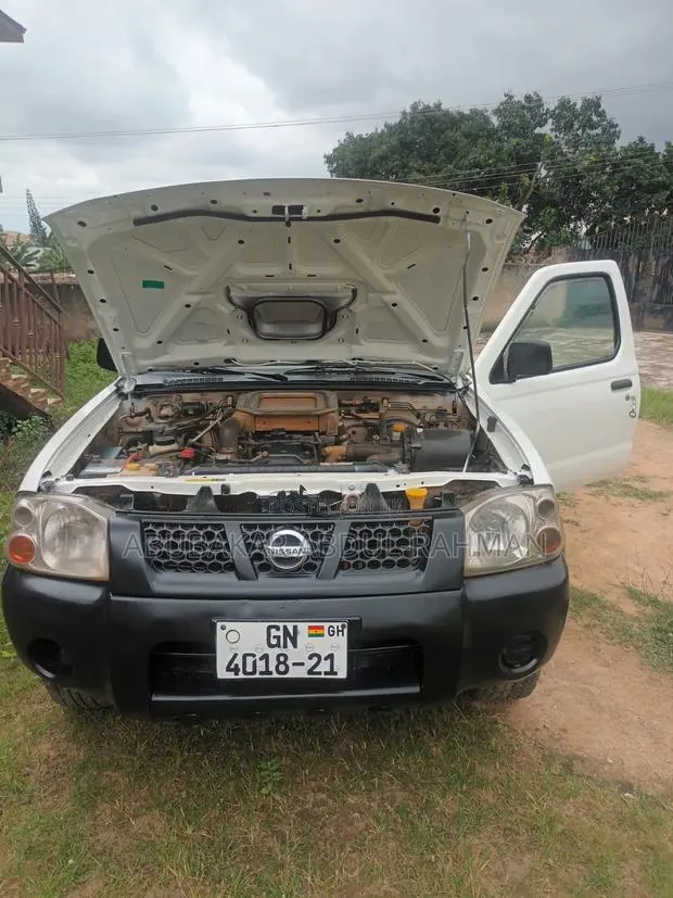 Nissan Hardbody 2021 White · Photo 1