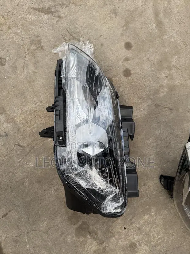 Hyundai Kona 2021,2022,2023, Headlight Available · Photo 1