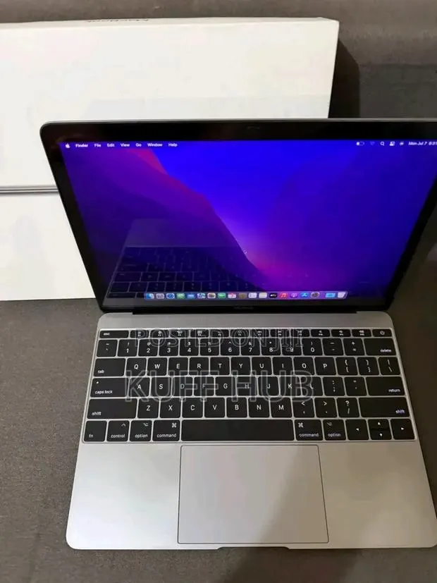 New Laptop Apple MacBook 2017 8GB Intel Core M SSD 256GB · Photo 1