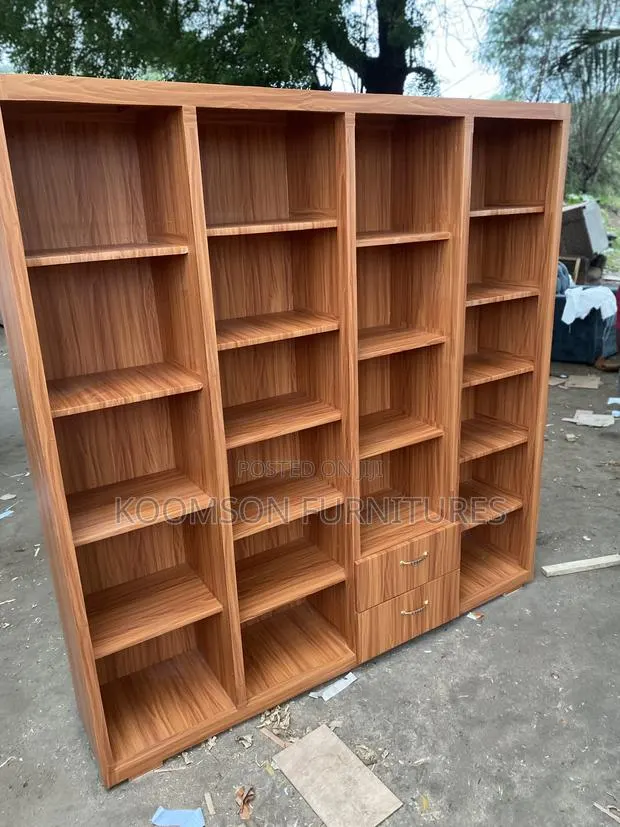 Quality 3 Quarter Wood Shoe and Bags Rack · Photo 1
