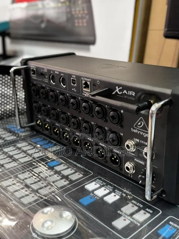 Behringer X Air Xr18 Digital Mixer · Photo 1