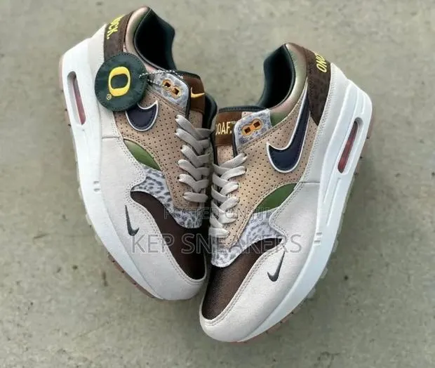 Division Street X Nike Air Max 1 '87 Premium "University of Oregon" · Photo 1