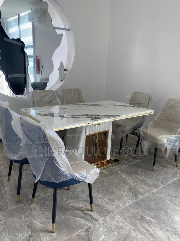 A Classic 6 Seater Marble Set · Photo 1