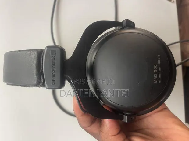 Beyerdynamic MMX 300 + Headphone Extension Cable · Photo 1