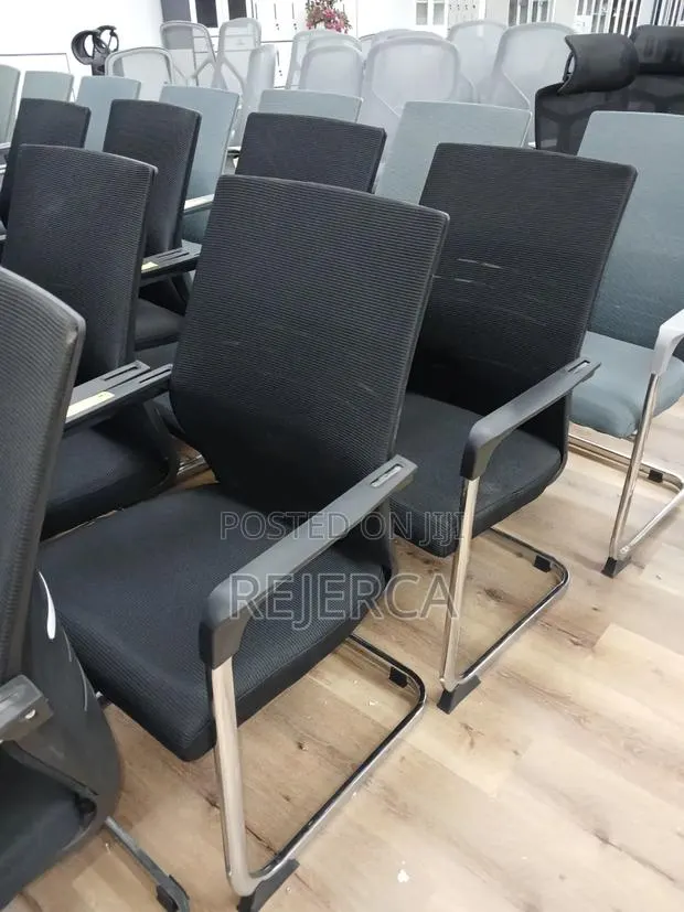 Auditorium Chair · Photo 1