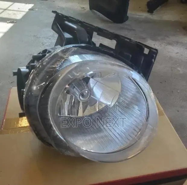 Nissan Juke 2011-2014 Halogen Head Lights · Photo 1