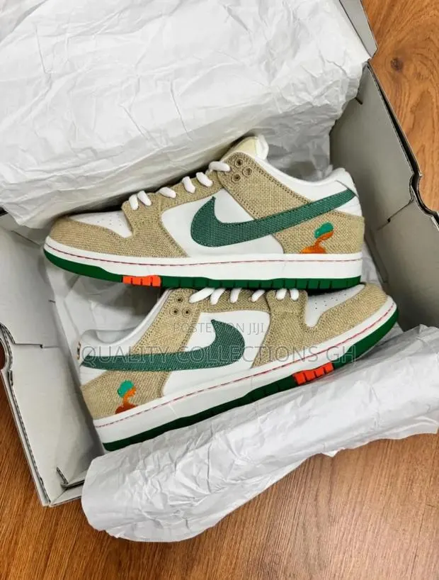 Nike Low Dunk · Photo 1