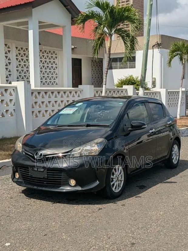Toyota Vitz 1.3 FWD 5dr 2015 Black · Photo 1