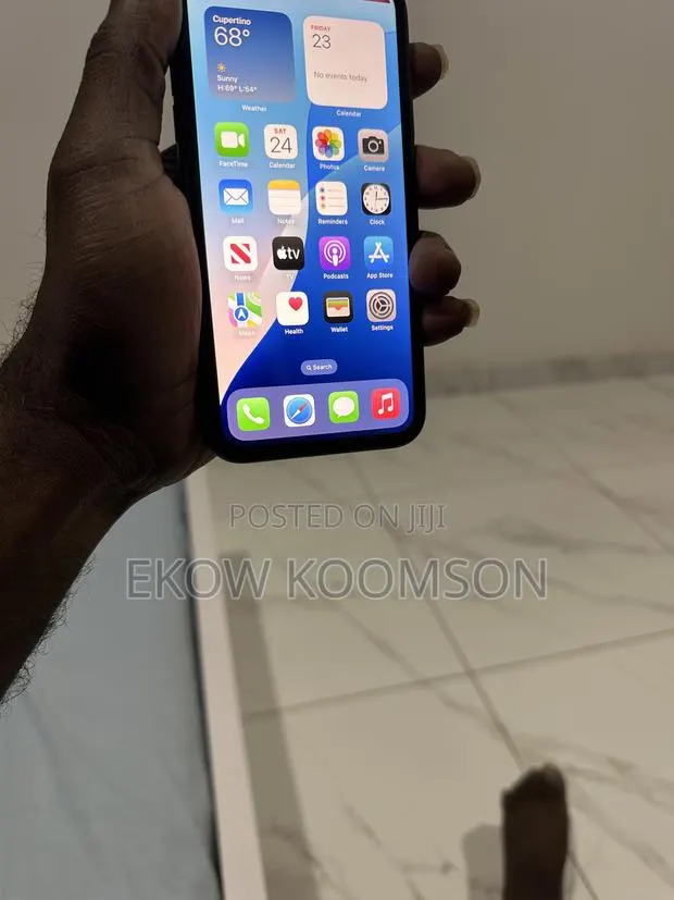 Apple iPhone XS Max 64 GB White · Photo 1