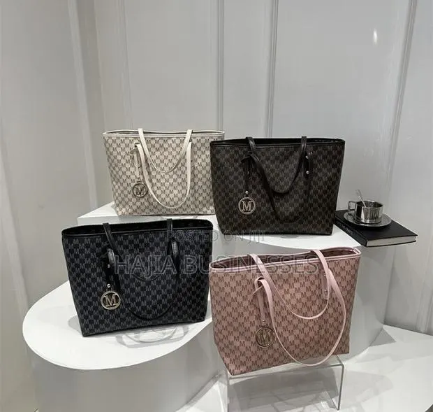 Ladies Tote Bag · Photo 1