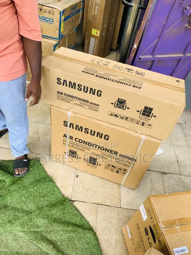 Remote Controlled Samsung Split R410 Gas White 1.5hp Air · Photo 1