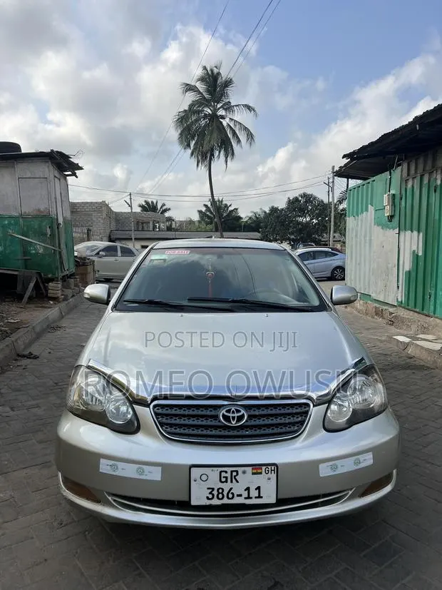 Toyota Corolla 2012 Silver · Photo 1