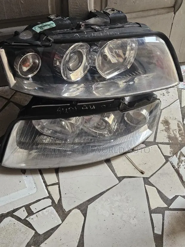 Audi A4 Headlight 05 · Photo 1