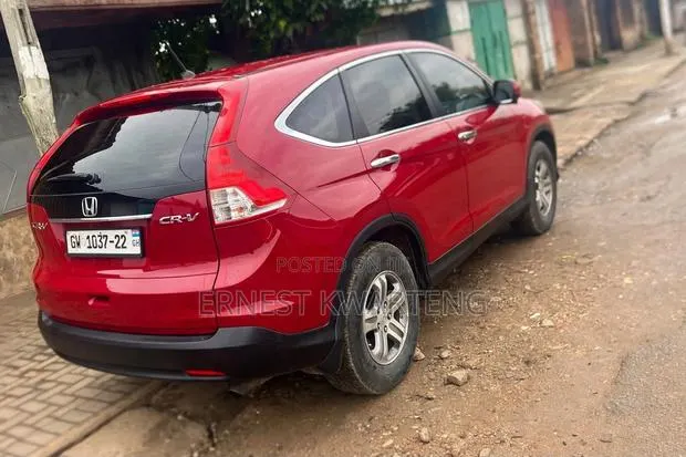 Honda CR-V 2016 Red · Photo 1