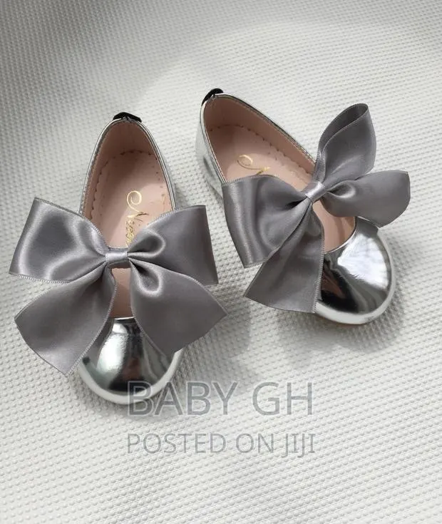 Silver Girls Occasion Shoes · Photo 1