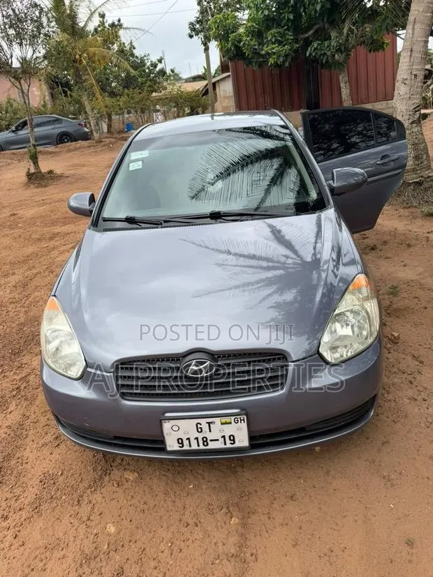 Hyundai Accent SE Automatic 2010 Gray · Photo 1