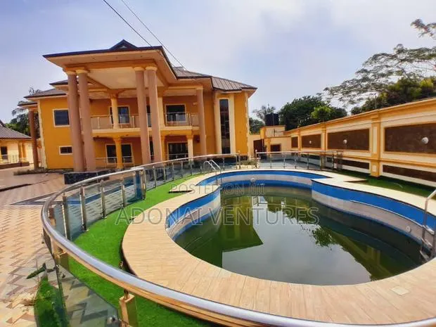7bdrm House in Kronum Afrancho, Kumasi Metropolitan for sale · Photo 1