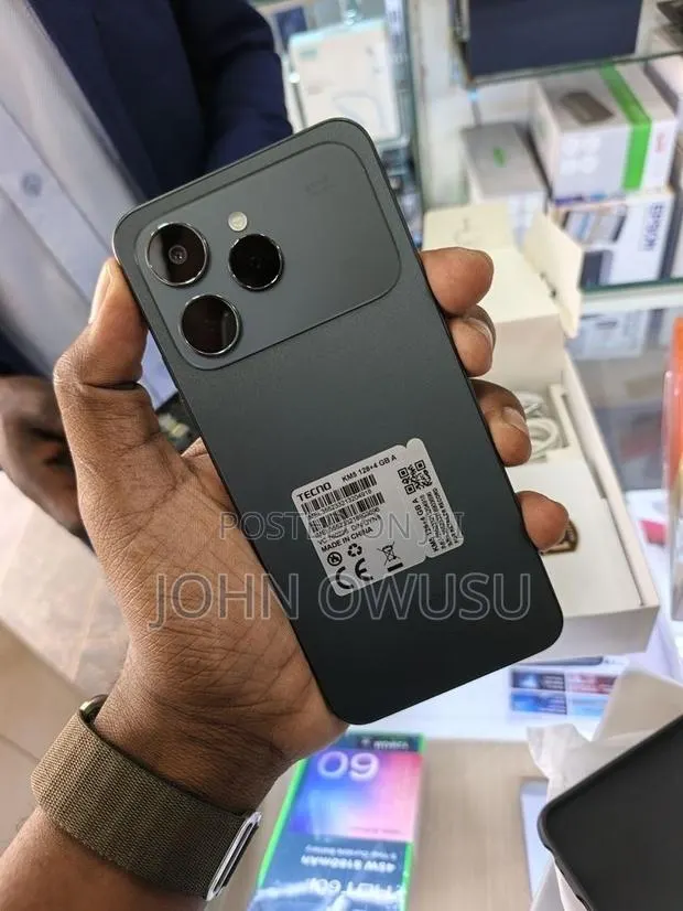 Tecno Spark 40 128 GB Black · Photo 1