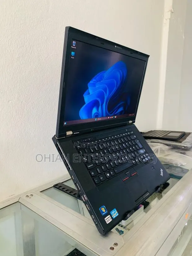 Laptop Lenovo ThinkPad W530 8GB Intel Core i5 HDD 320GB · Photo 1