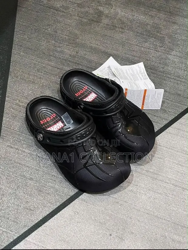Spider Man Neo Classics Crocs in Red/Black · Photo 1