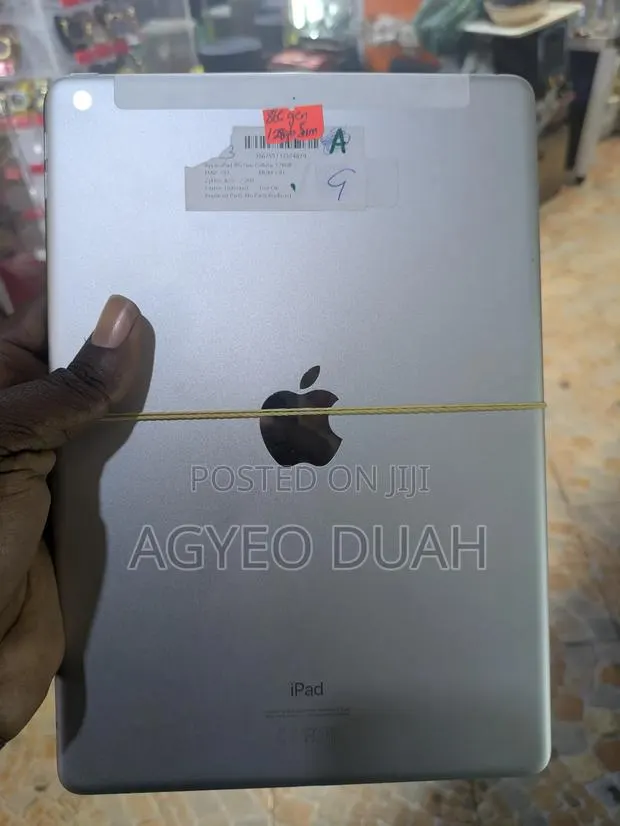 Apple iPad 10.2 (2019) 128 GB Silver · Photo 1