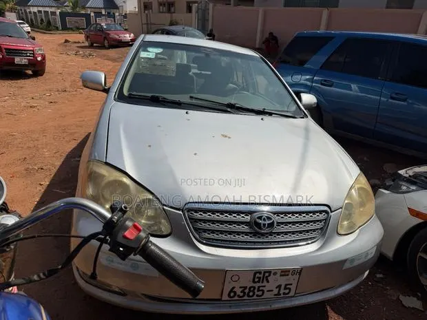 Toyota Corolla 2010 Silver · Photo 1