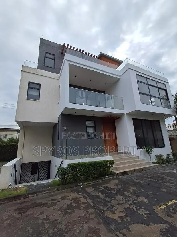 4bdrm Townhouse / Terrace in 15 Burma Enclave for rent · Photo 1