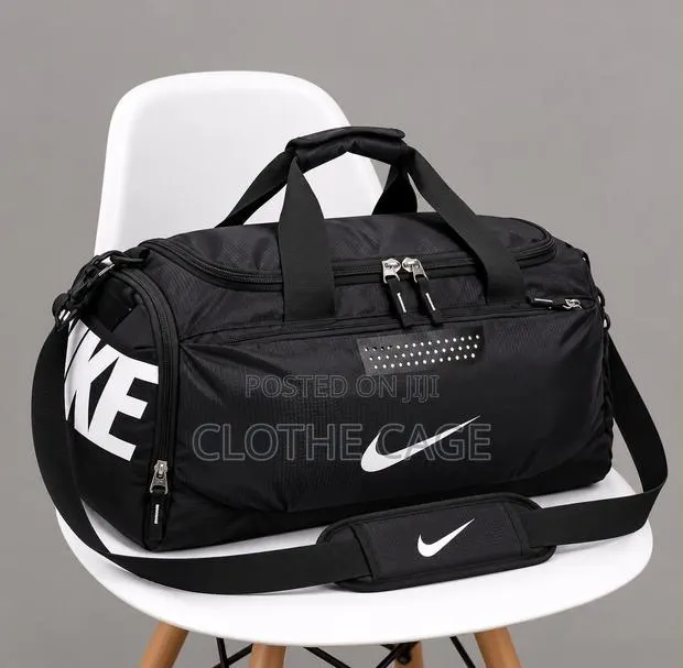 Nike Duffel Bags · Photo 1