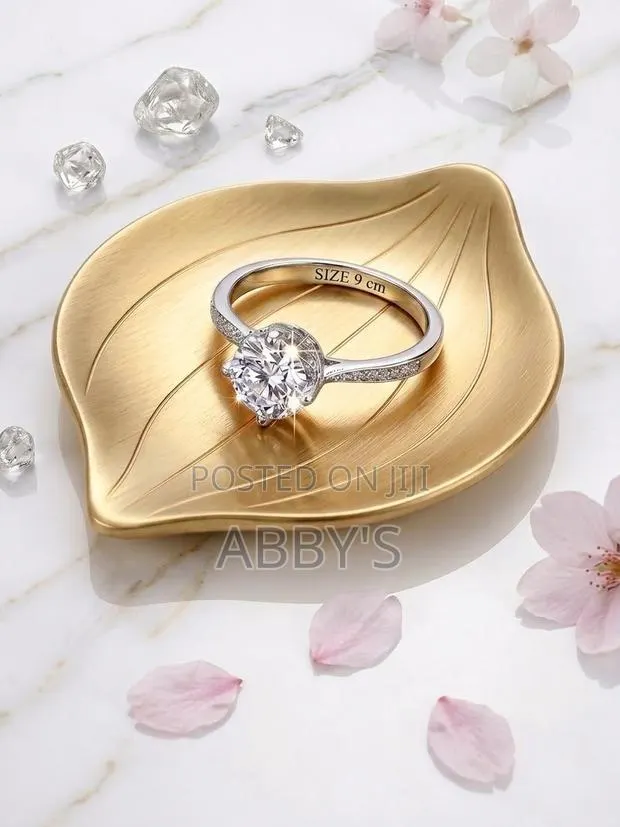Radiant Sparkle Promise/Engagement Ring · Photo 1