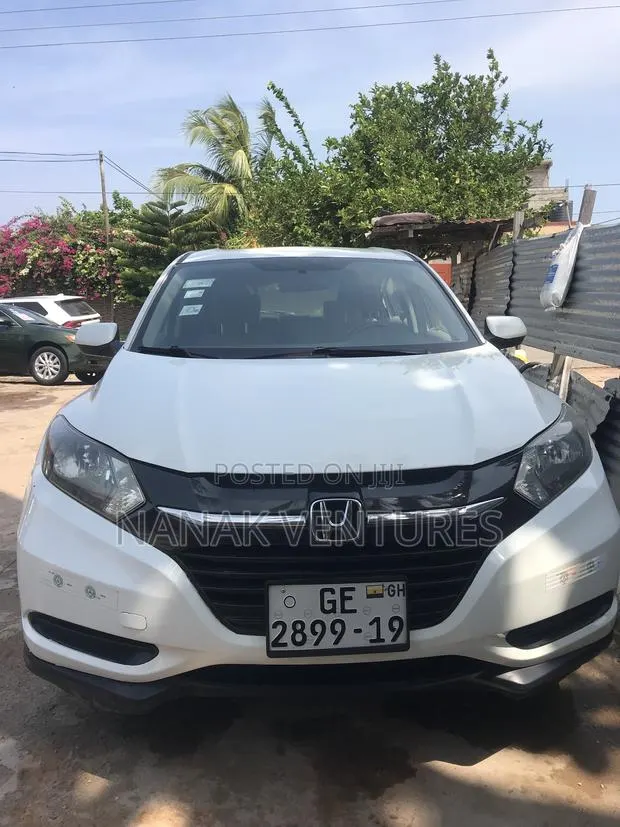 Honda HR-V Sport AWD 2019 White · Photo 1