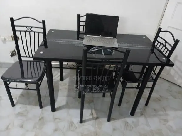 Aaffordable Brand New Dinning Set · Photo 1