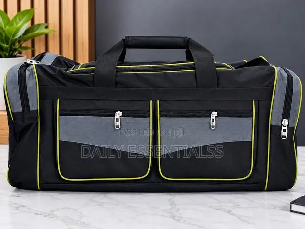 Black Travel Gym Bag · Photo 1
