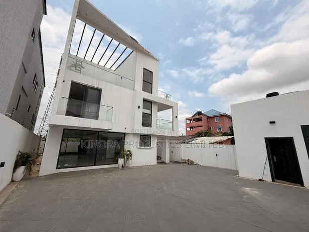 4bdrm Duplex in Adjiganor, East Legon for sale · Photo 1
