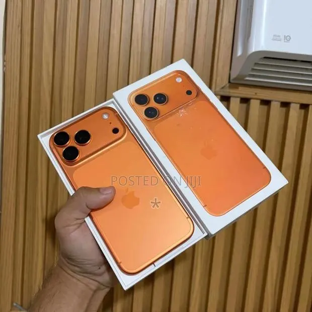 Apple iPhone 17 Pro Max 256 GB Orange · Photo 1